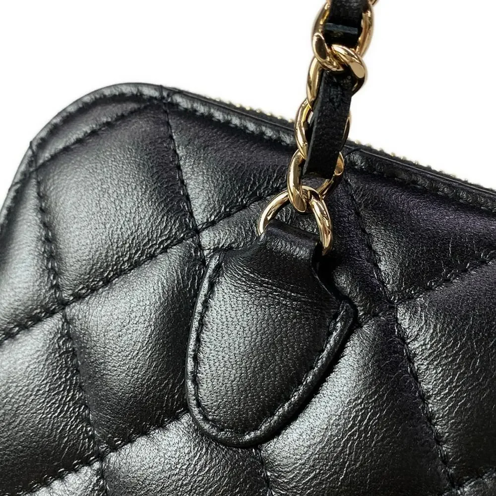 Chanel Matelasse Shoulder Bag AP3739